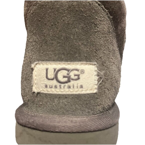 UGG Australia Classic Short Boots 5825 Gray Suede Sheepskin Lined Women's Size 9 - Picture 5 of 16